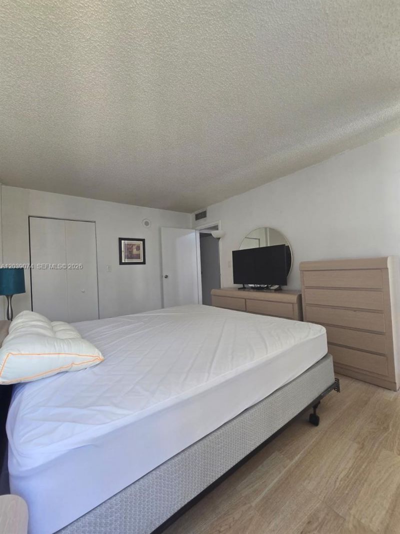 16919 N Bay Rd, Unit 705, Sunny Isles Beach, FL 33160 Photo