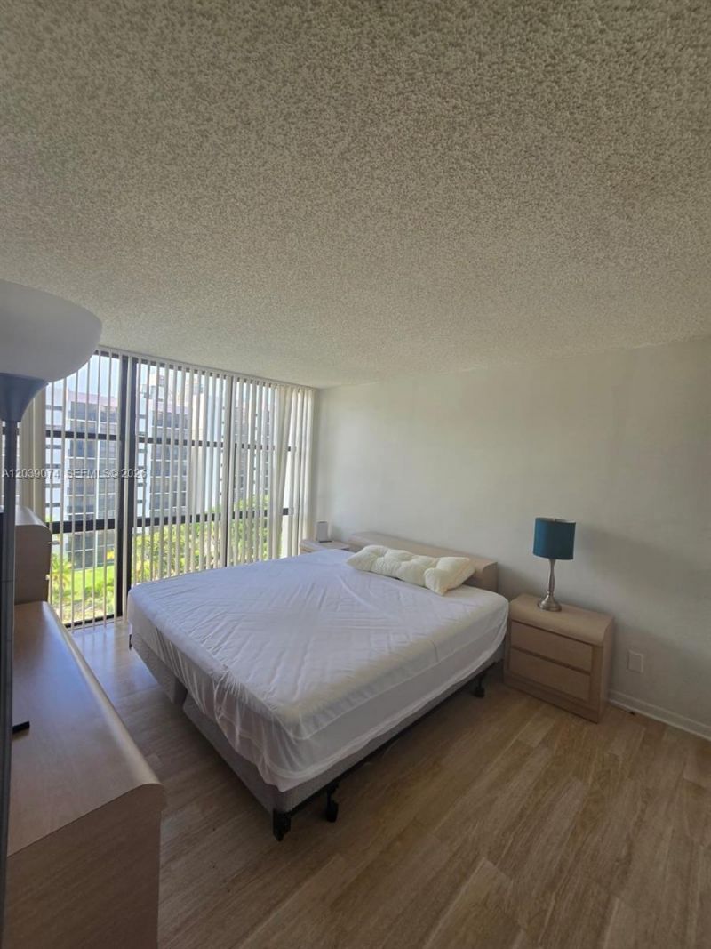 16919 N Bay Rd, Unit 705, Sunny Isles Beach, FL 33160 Photo