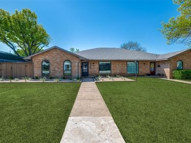 3772 Weeburn Drive, Dallas, TX 75229