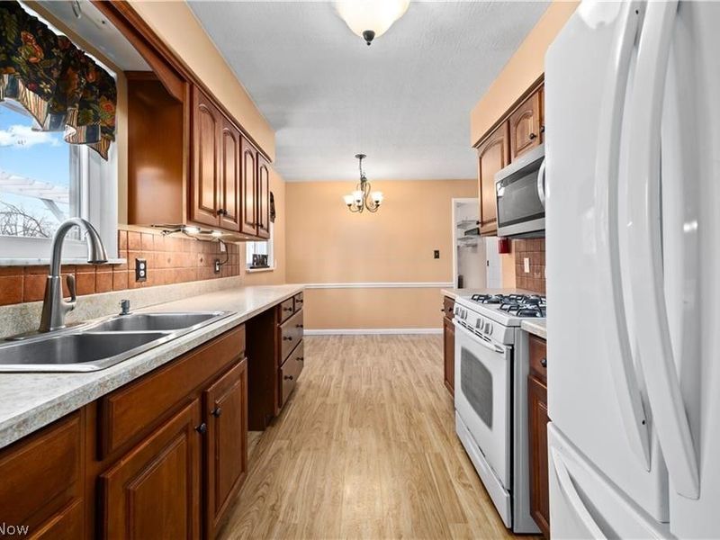 4960 W Park Drive , North Olmsted, OH 44070 Photo 13