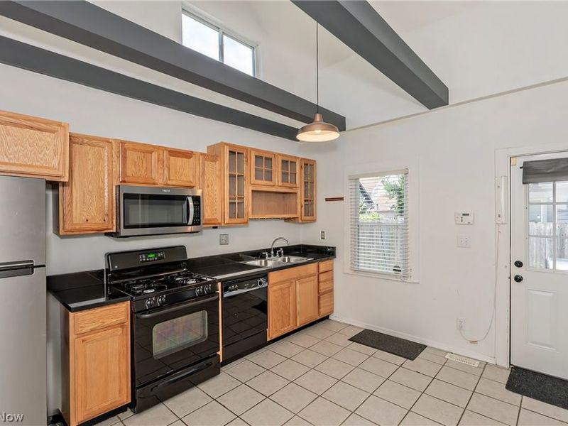 750 Brayton Avenue, Cleveland, OH 44113 Photo 17
