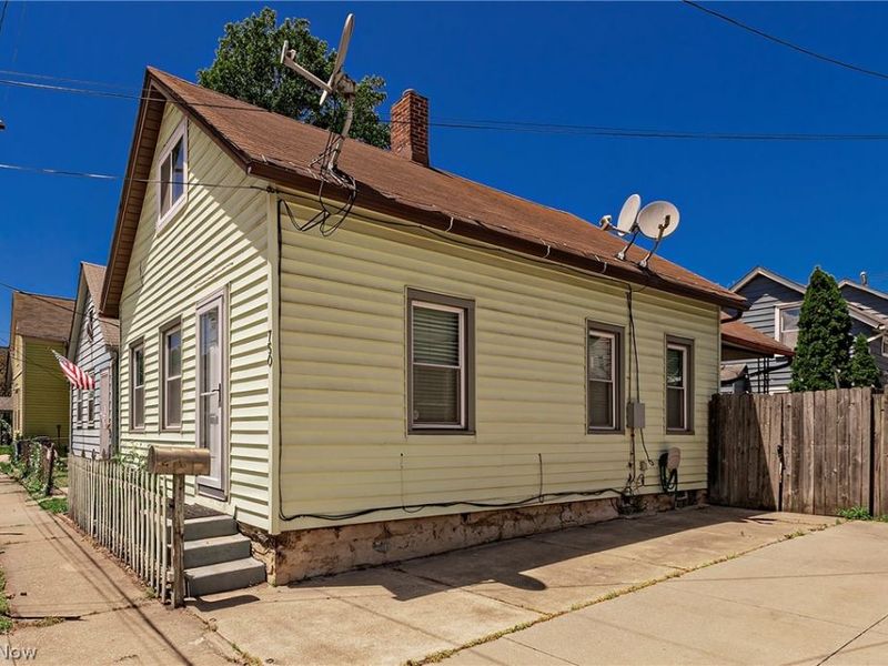 750 Brayton Avenue, Cleveland, OH 44113 Photo 38