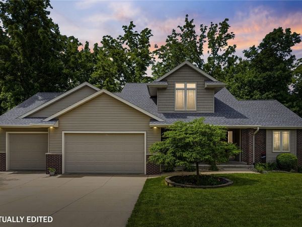 4029 Windfall Dr NW, Cedar Rapids, IA 52405