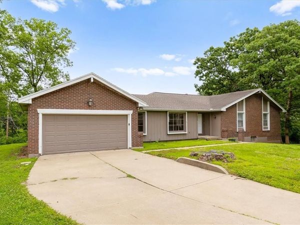 9905 Wayne Avenue, Kansas City, MO 64131