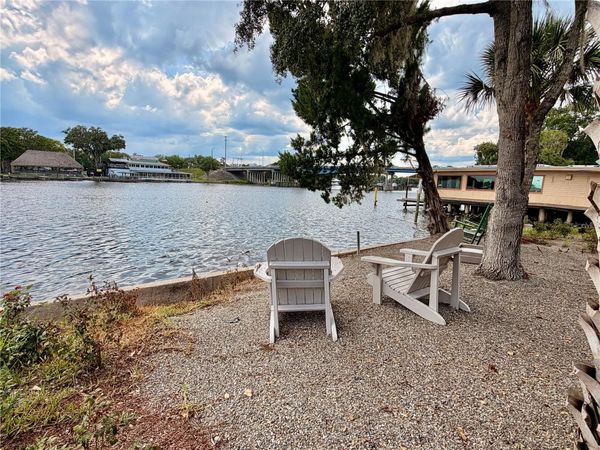 1570 RIVEREDGE COURT , ASTOR, FL 32102