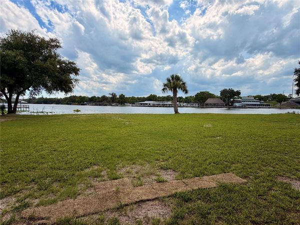1570 RIVEREDGE COURT, ASTOR, FL 32102