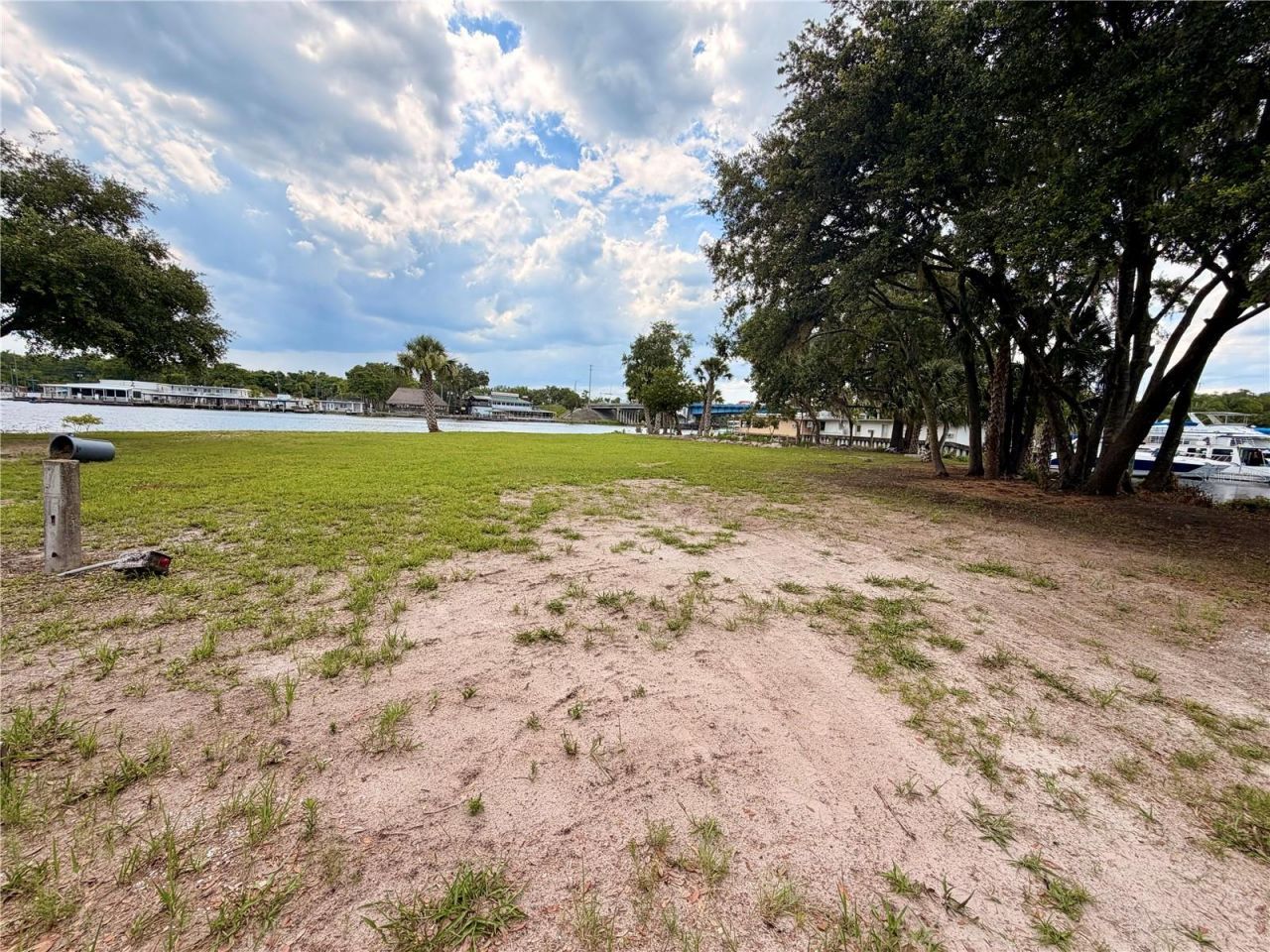 1570 Riveredge Court , Astor, FL 32102 Photo