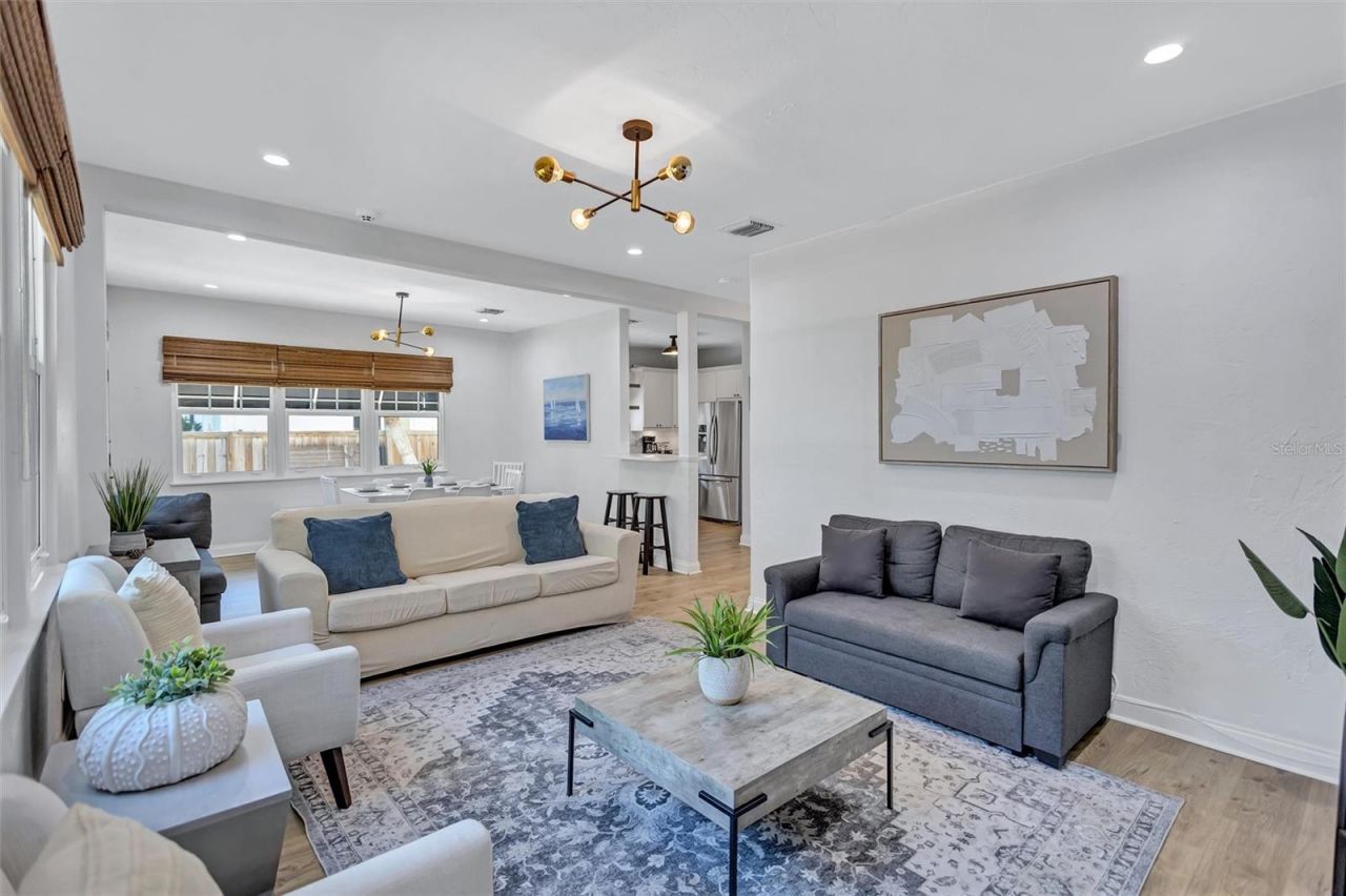 2437 Floyd Street , Sarasota, FL 34239 Photo