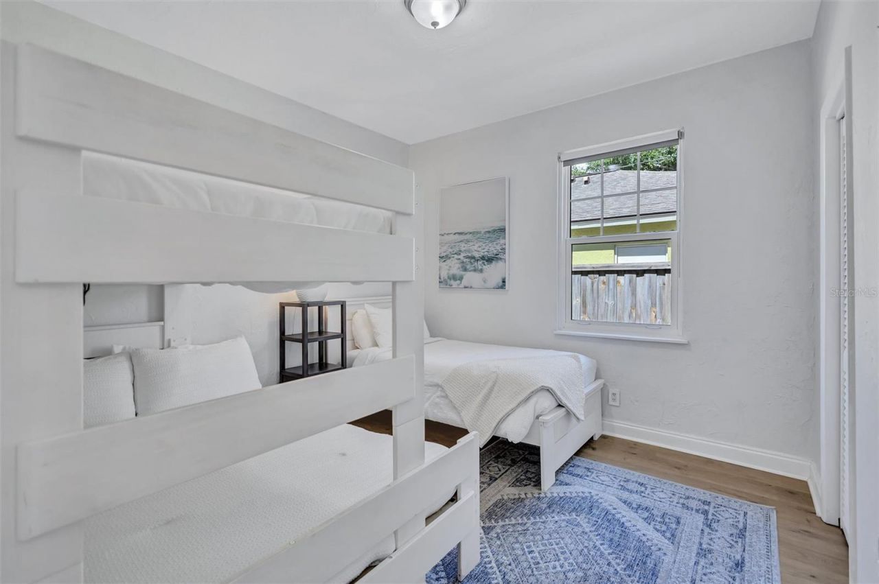 2437 Floyd Street , Sarasota, FL 34239 Photo