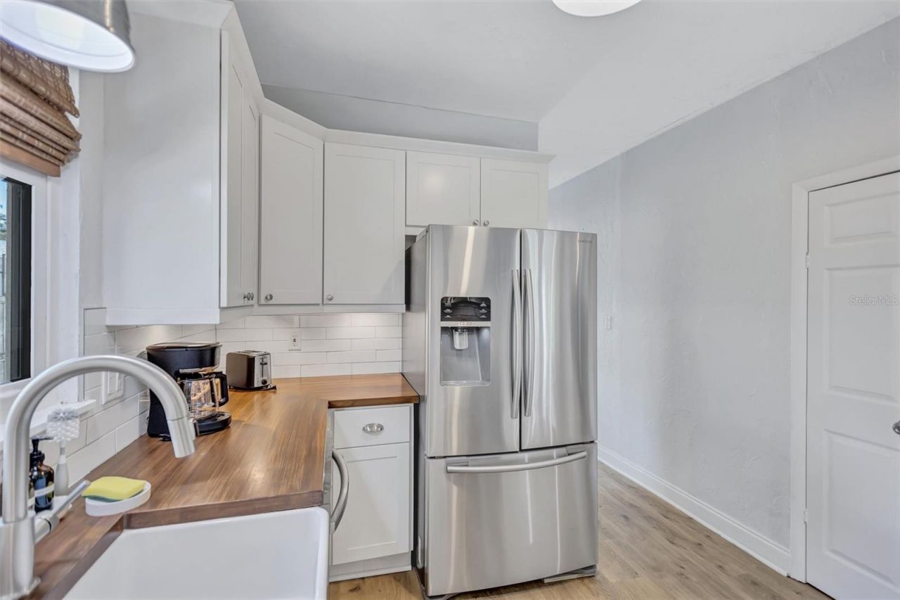 2437 Floyd Street , Sarasota, FL 34239 Photo