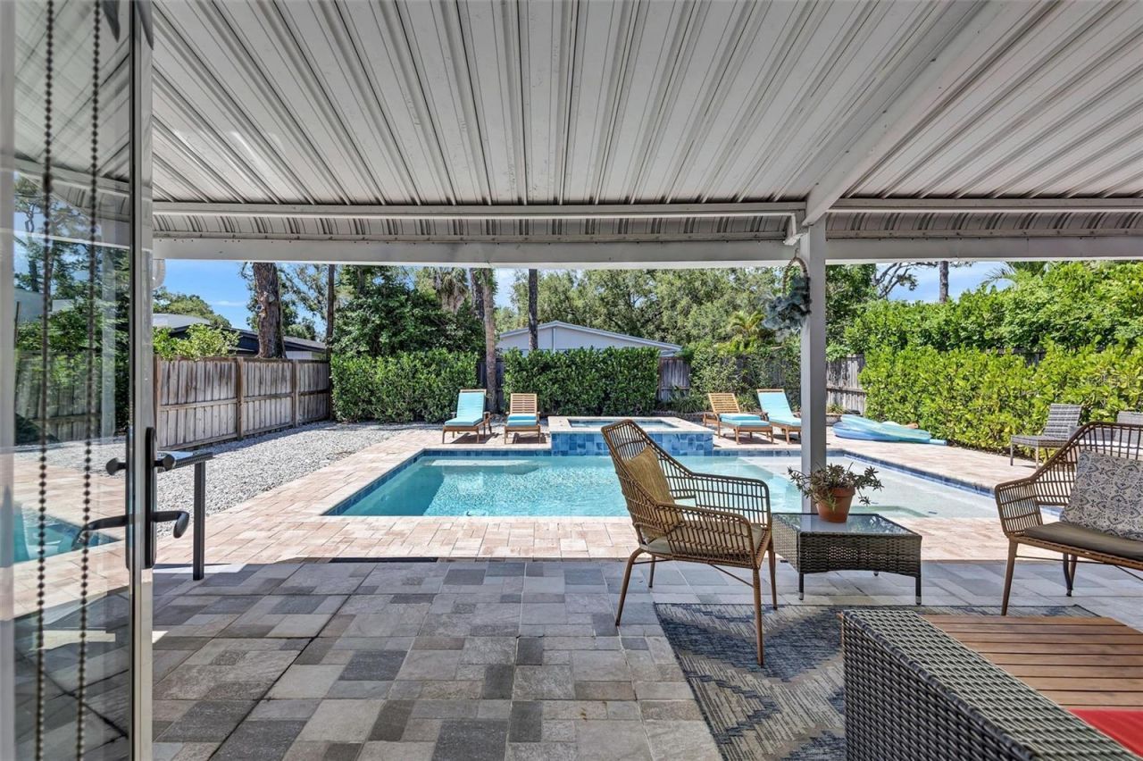 2437 Floyd Street , Sarasota, FL 34239 Photo