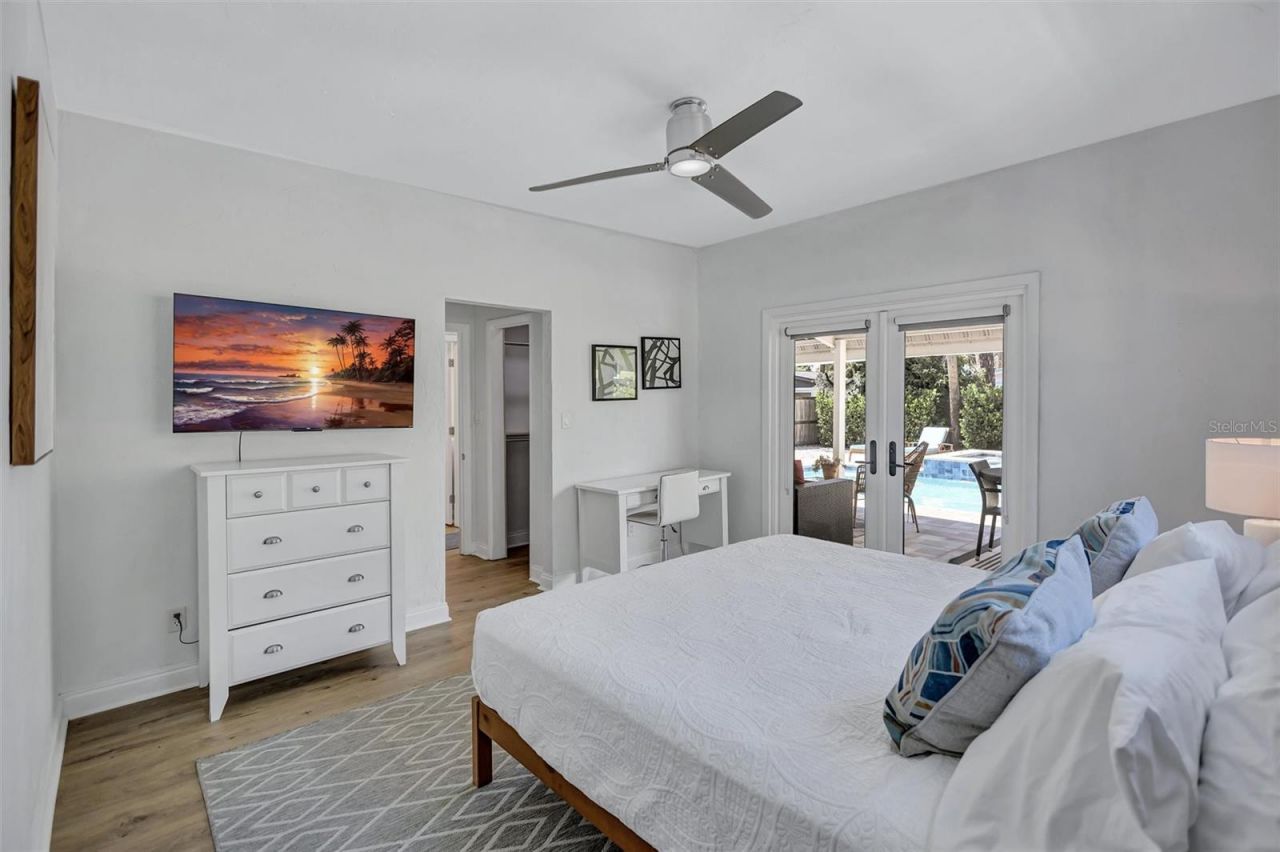 2437 Floyd Street , Sarasota, FL 34239 Photo