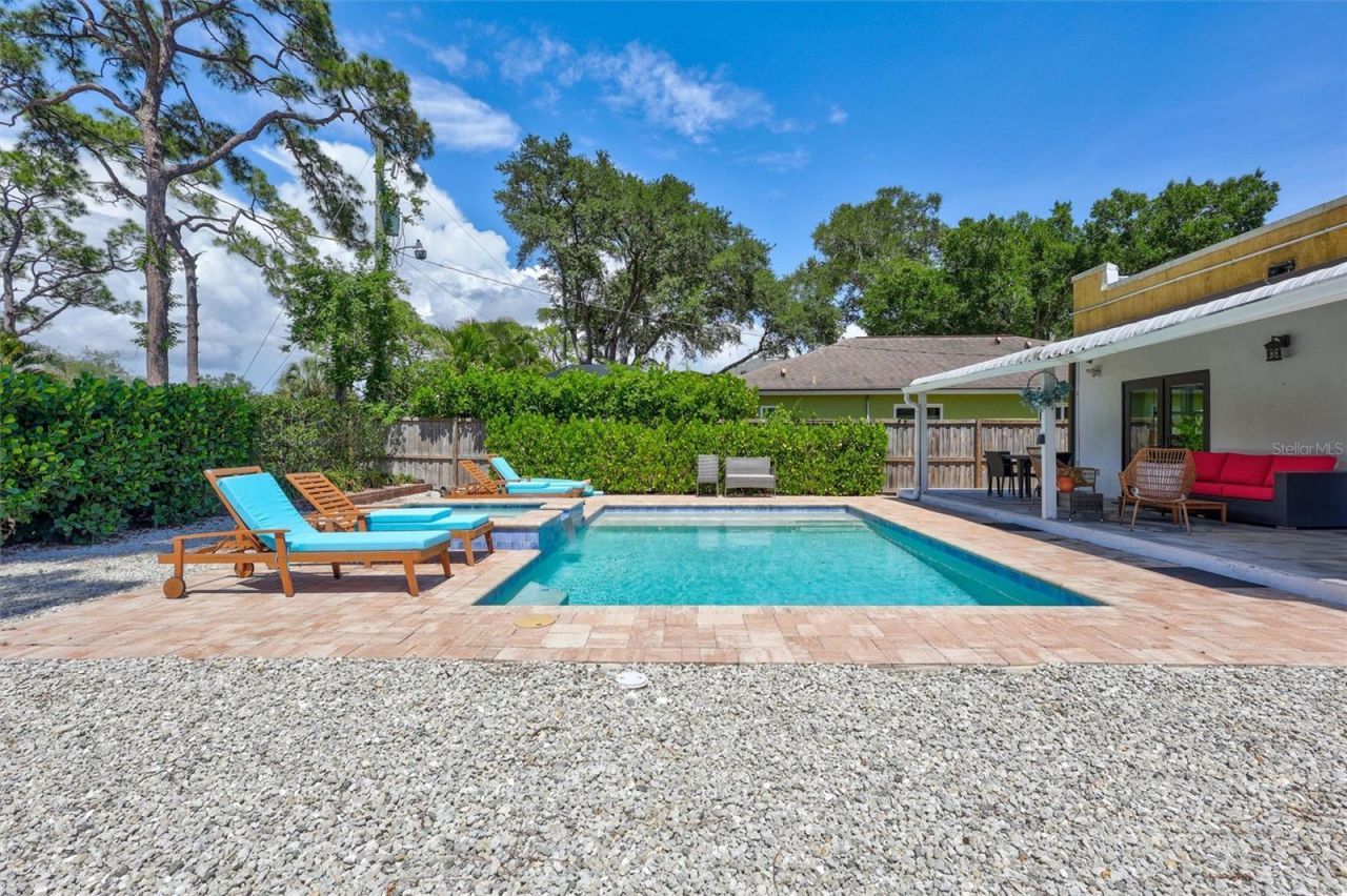 2437 Floyd Street , Sarasota, FL 34239 Photo