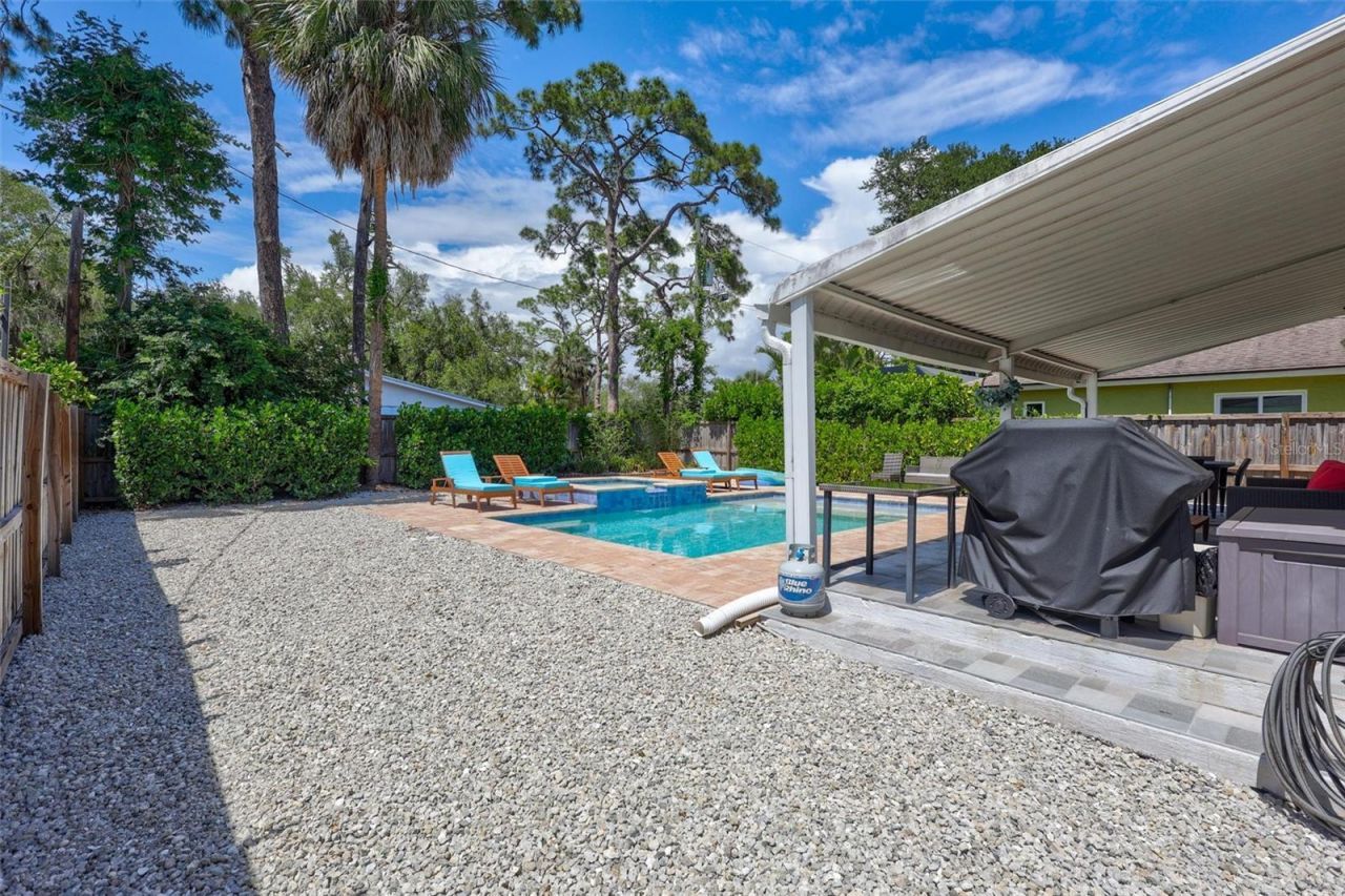 2437 Floyd Street , Sarasota, FL 34239 Photo