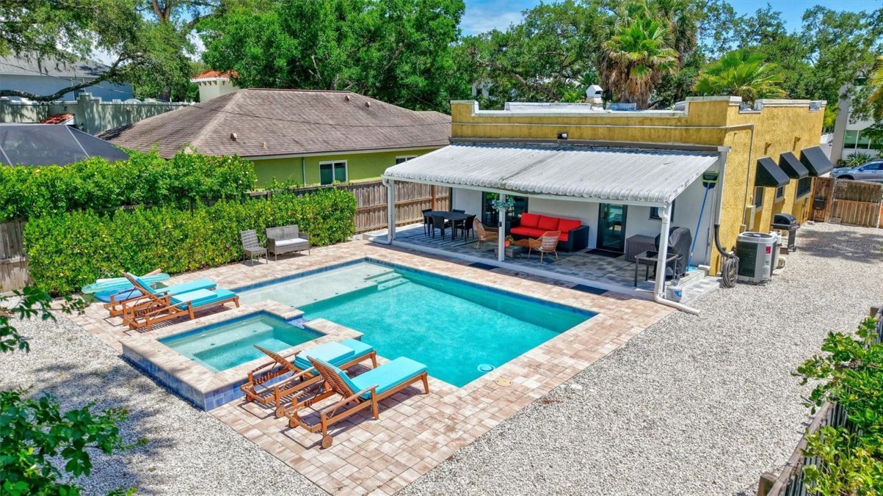 2437 Floyd Street , Sarasota, FL 34239 Photo