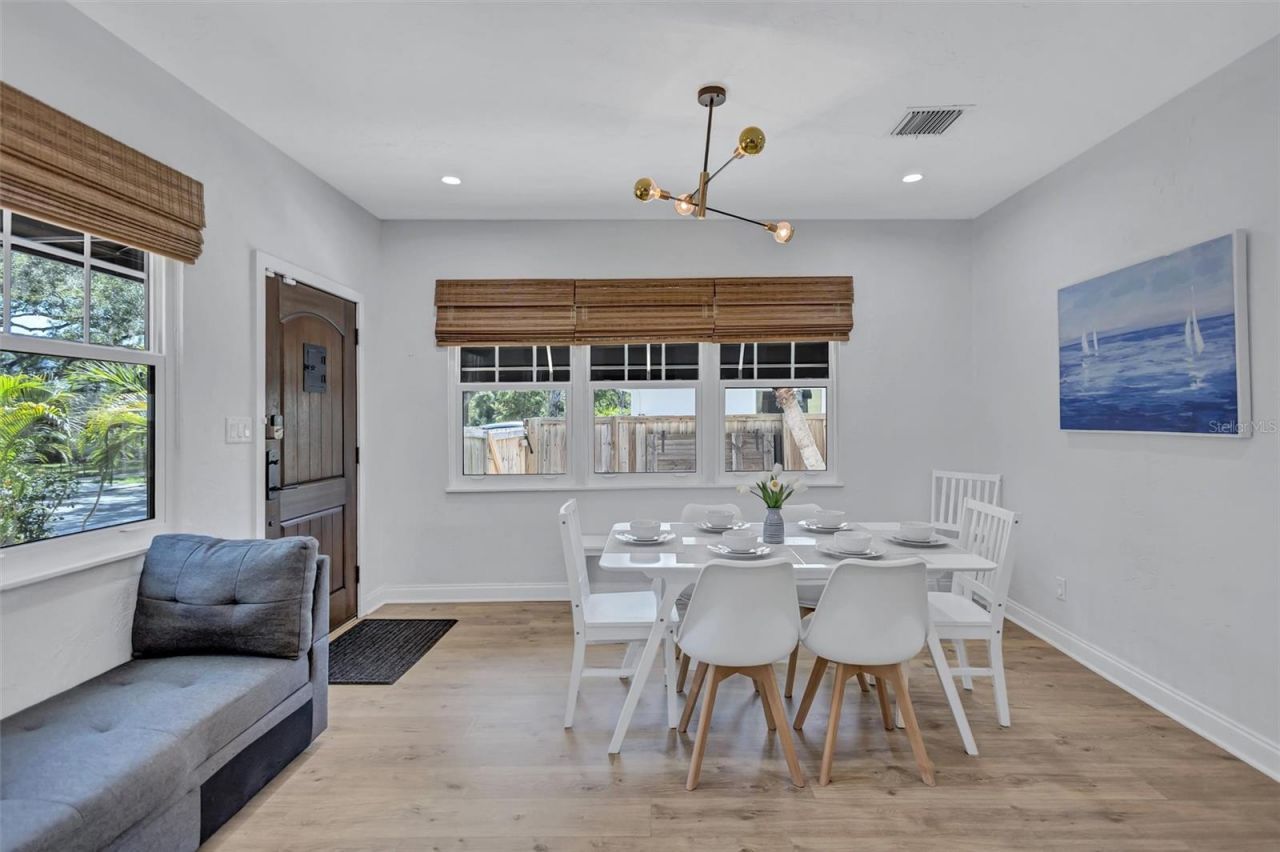 2437 Floyd Street , Sarasota, FL 34239 Photo
