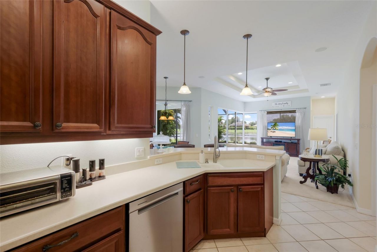 252 Dahlia Court, Bradenton, FL 34212 Photo