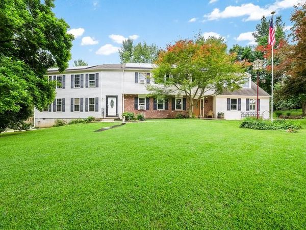 4 MENDENHALL DRIVE , GLEN MILLS, PA 19342