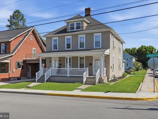 254-256 E MADISON STREET, GREENCASTLE, PA 17225