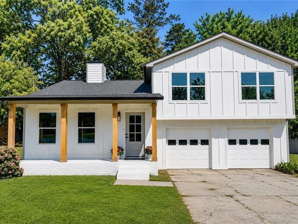 1421 Willow Bend Drive , Snellville, GA 30078
