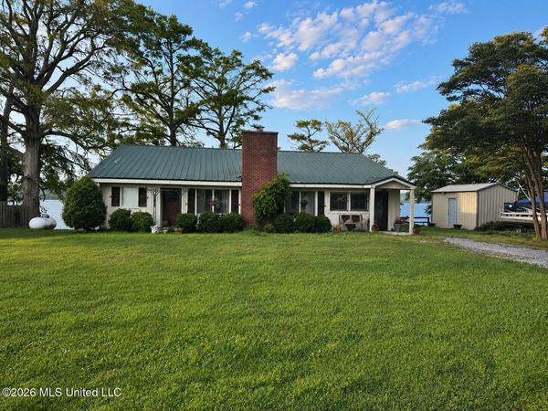 2740 Moon Lake Road, Coahoma, MS 38617