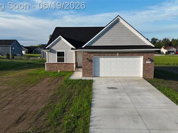 10206 Hunt Drive, Davison, MI 48423