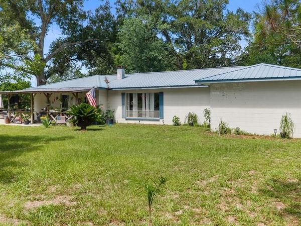 17250 NW 26th Ct, Trenton, FL 32693