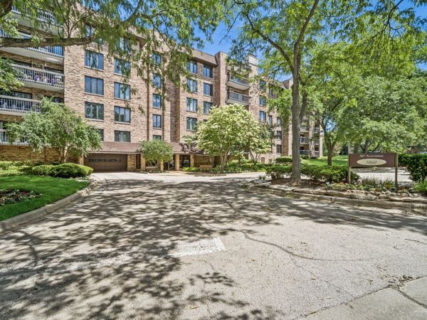 Unit 217, Northbrook, IL 60062