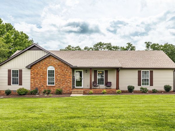 2205 Howell Rd, Greenbrier, TN 37073