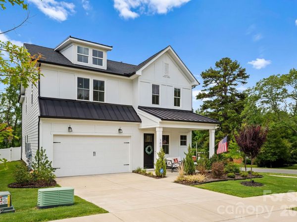1002 Parkes Street , Matthews, NC 28105