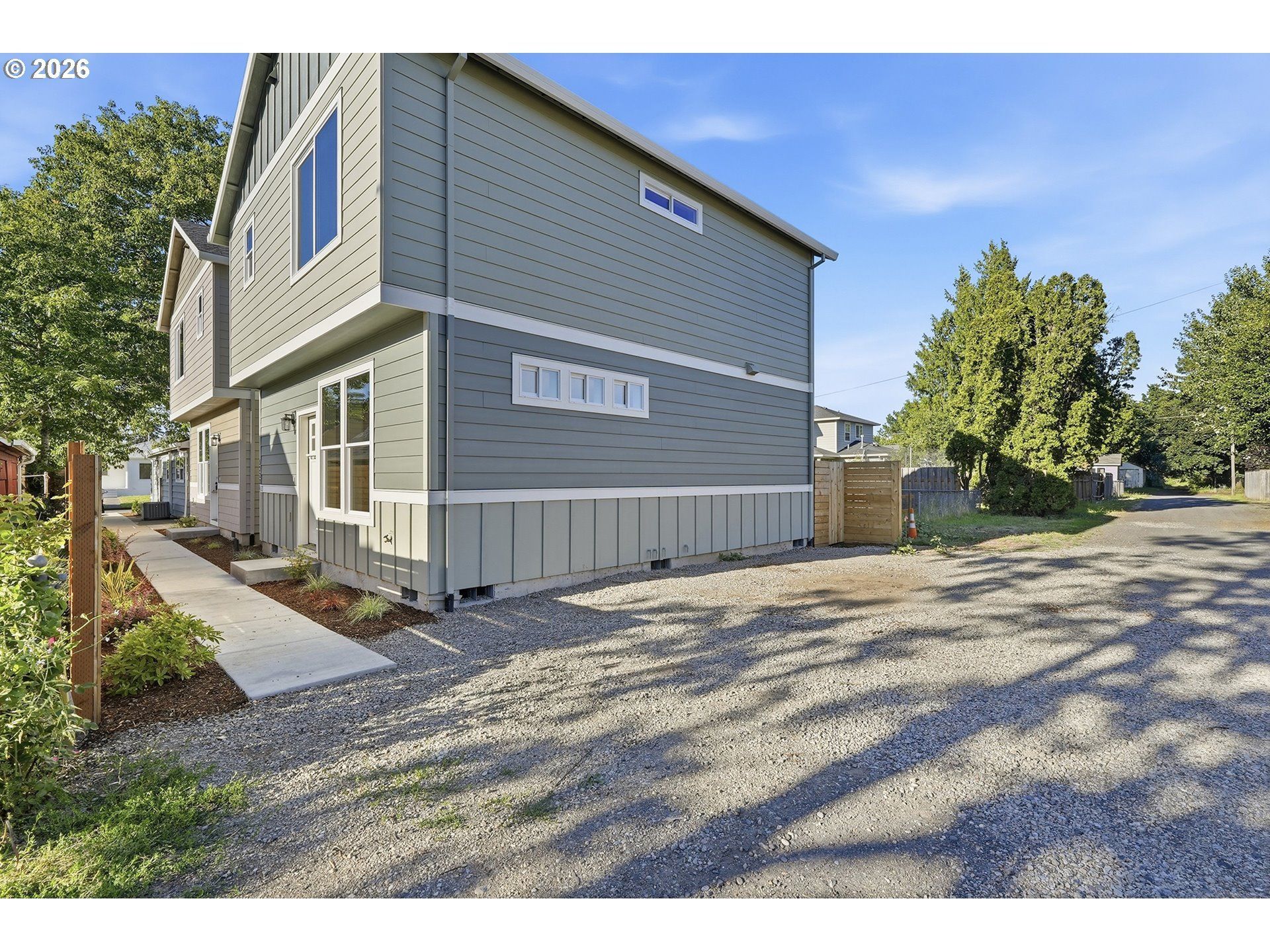 5220 SE Ramona St, Portland, OR 97206 Main Photo