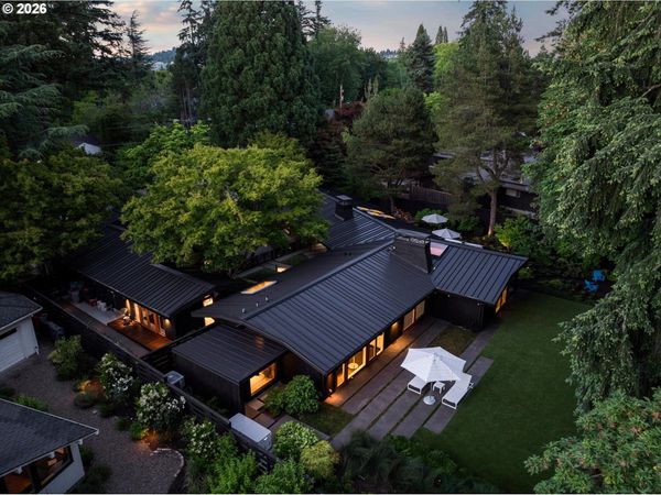 10200 SW HAWTHORNE LN, Portland, OR 97225
