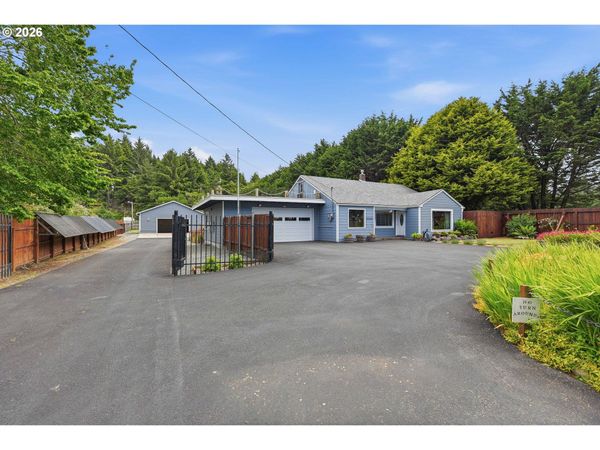 92124 CAPE ARAGO HWY, Coos Bay, OR 97420