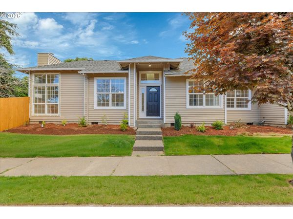 8801 SW Stono DR, Tualatin, OR 97062