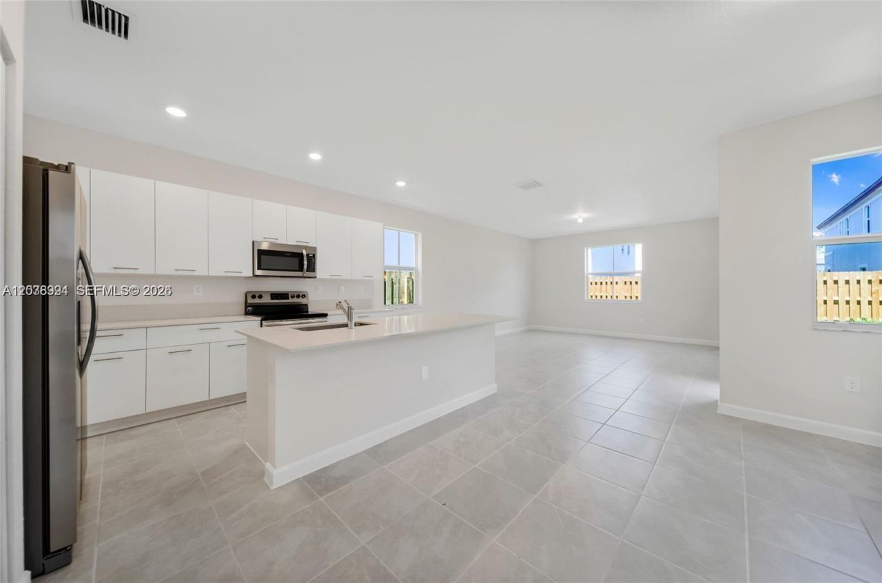 2373 NW 130th St , Miami, FL 33167 Photo