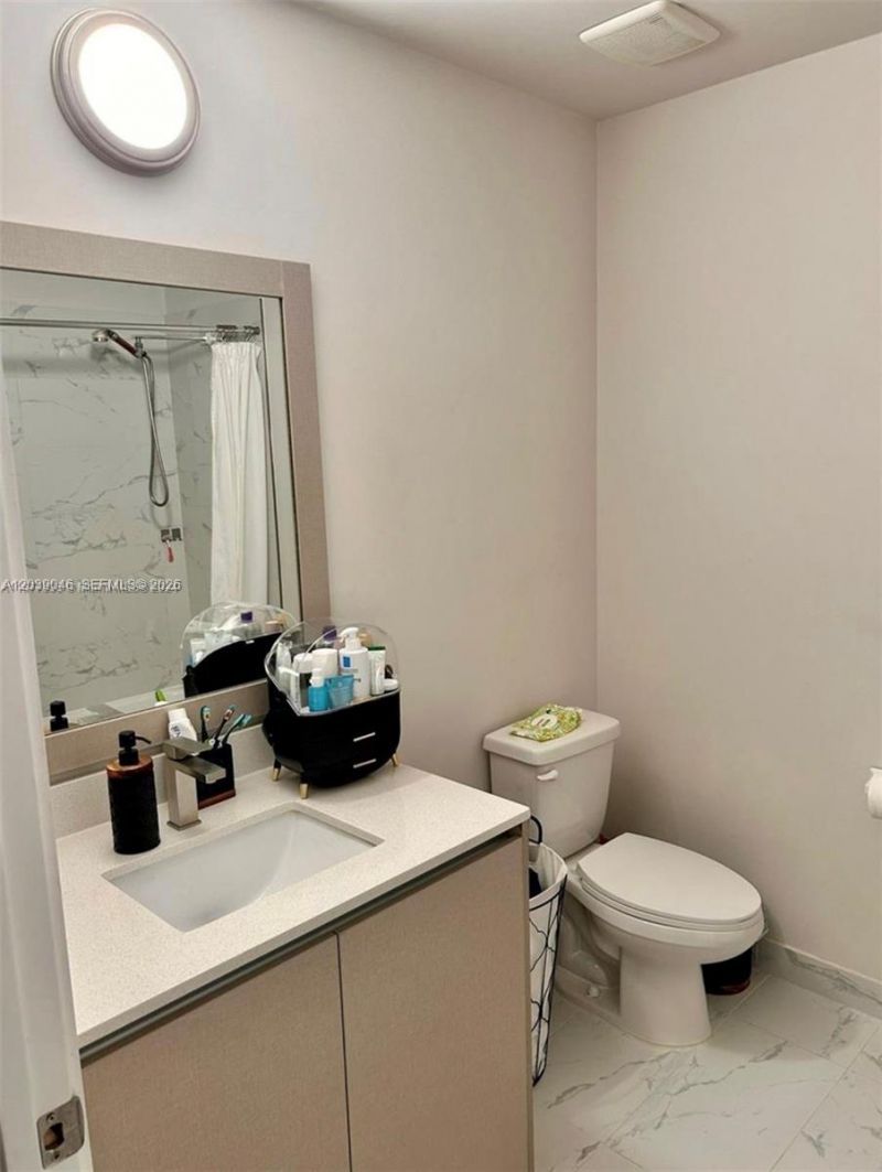 2561 NE 193rd St , Unit 1201, Miami, FL 33180 Photo
