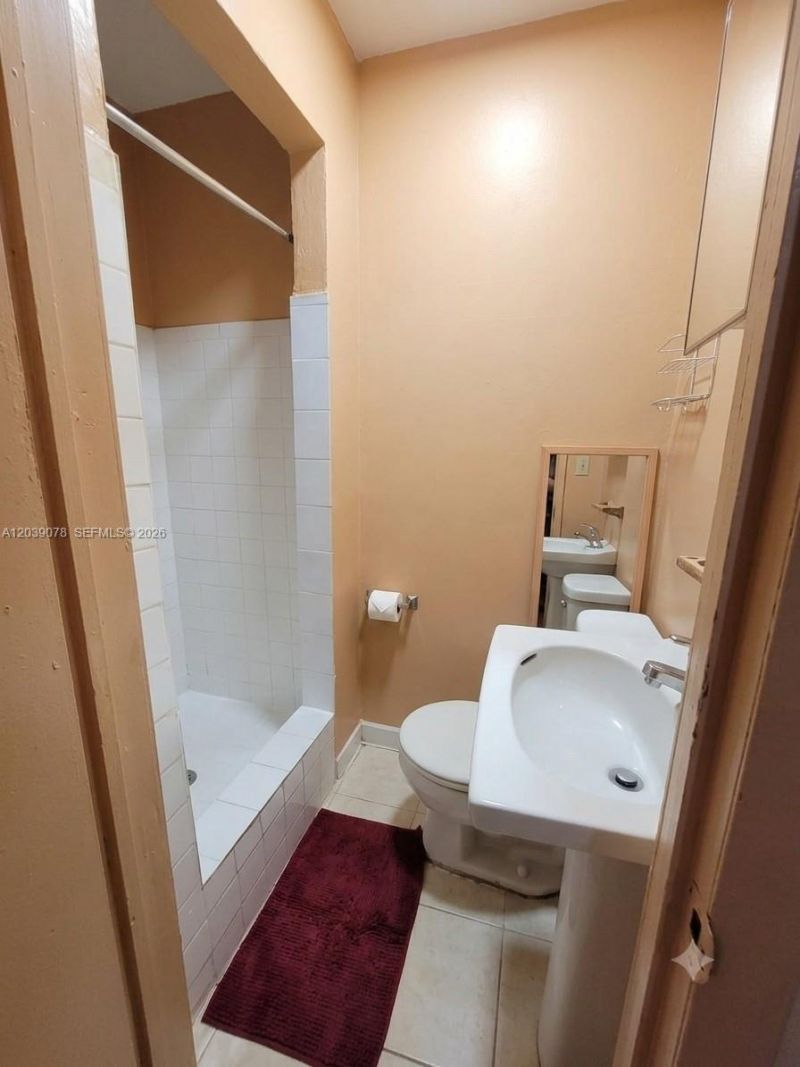 75 NE 49th St, Miami, FL 33137 Photo