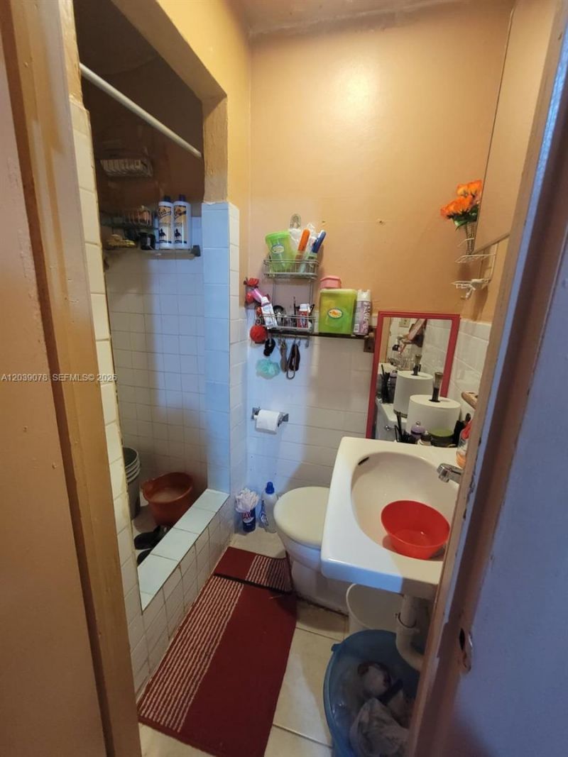 75 NE 49th St, Miami, FL 33137 Photo