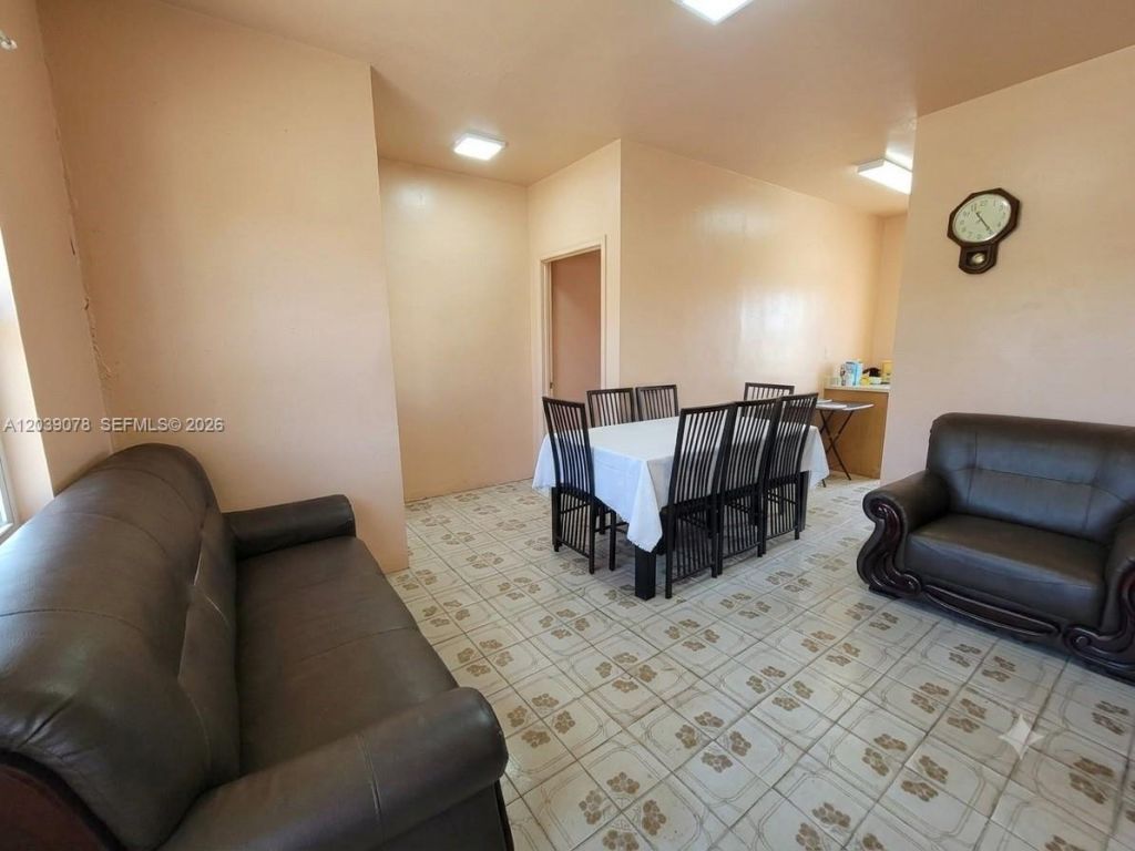 75 NE 49th St, Miami, FL 33137 Photo