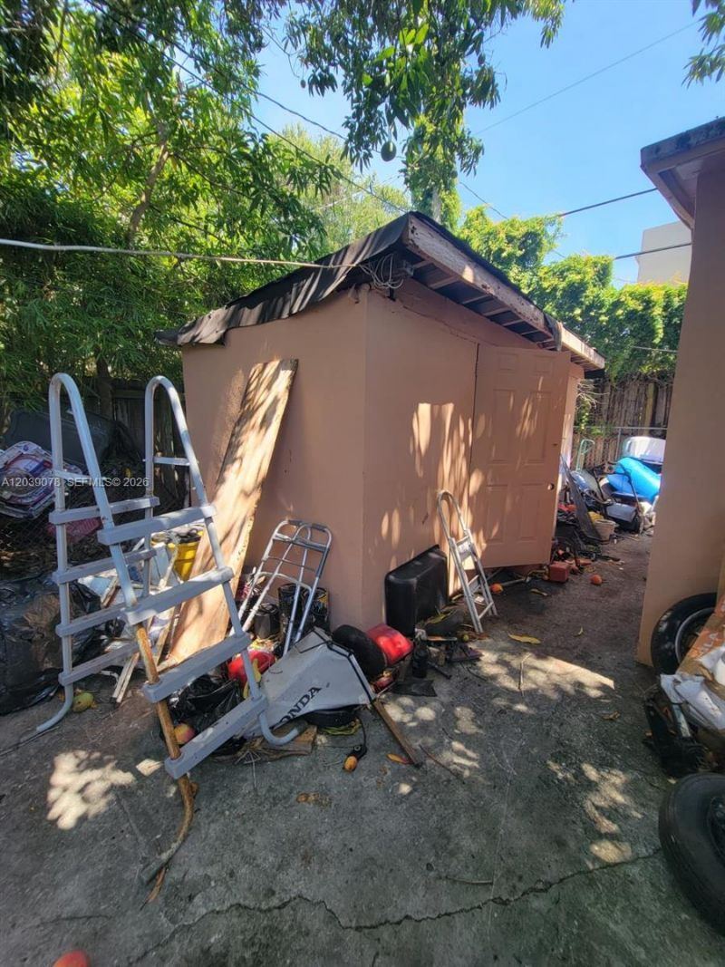 75 NE 49th St, Miami, FL 33137 Photo