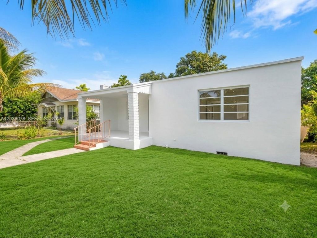75 NE 49th St, Miami, FL 33137 Photo