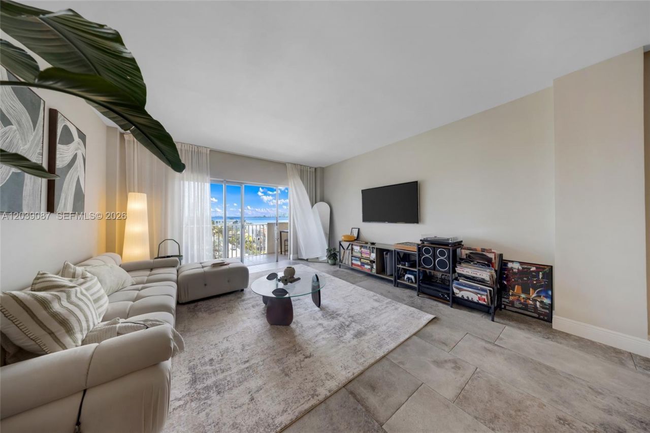 1455 N Treasure Dr, Unit 6N, North Bay Village, FL 33141 Photo
