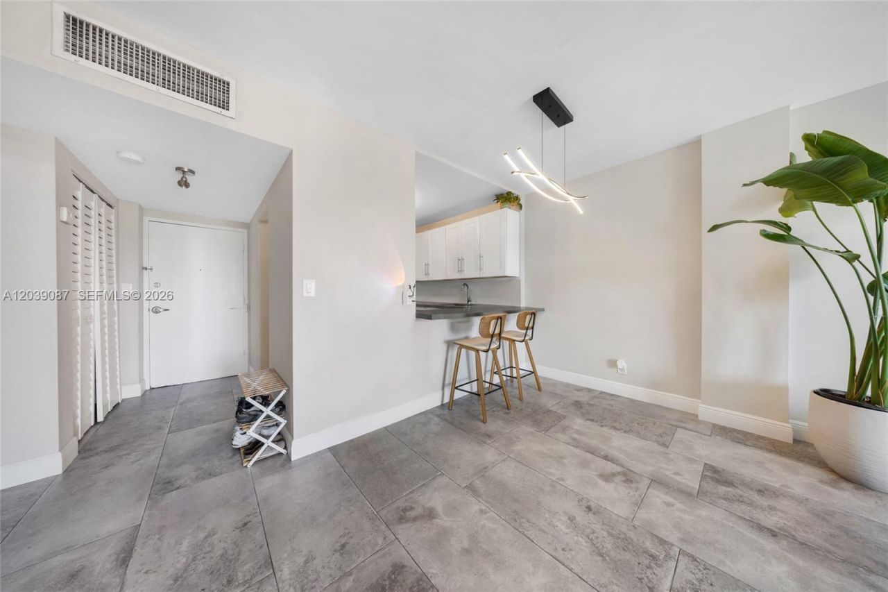 1455 N Treasure Dr, Unit 6N, North Bay Village, FL 33141 Photo