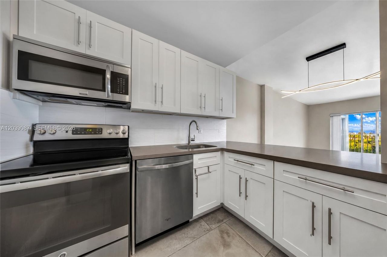 1455 N Treasure Dr, Unit 6N, North Bay Village, FL 33141 Photo