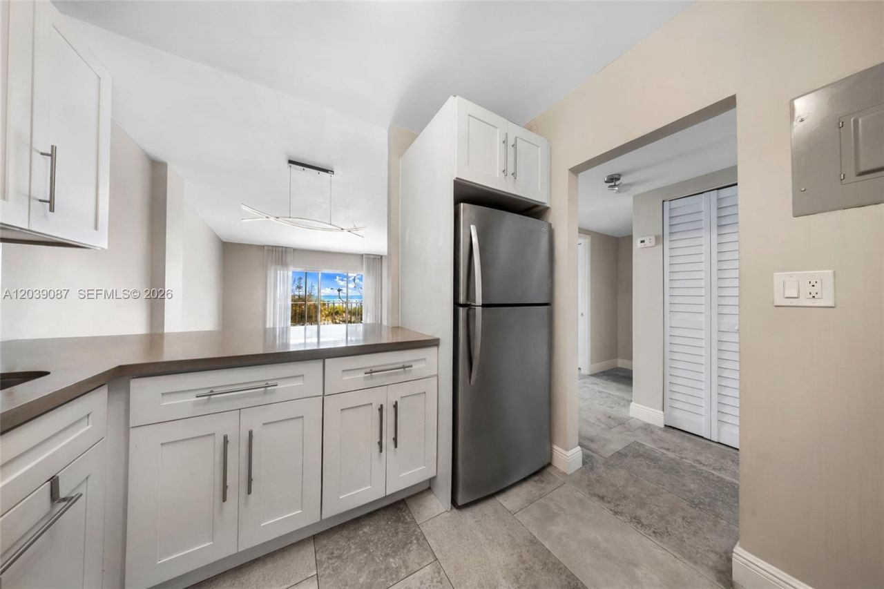 1455 N Treasure Dr, Unit 6N, North Bay Village, FL 33141 Photo