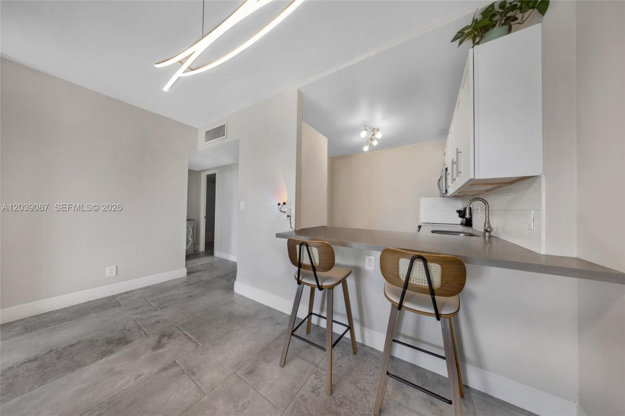 1455 N Treasure Dr, Unit 6N, North Bay Village, FL 33141 Photo