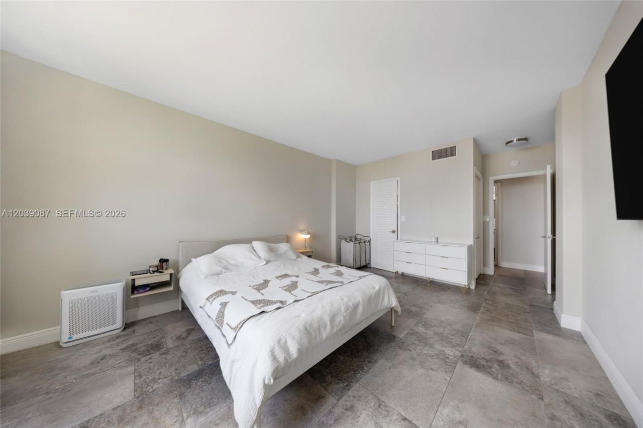 1455 N Treasure Dr, Unit 6N, North Bay Village, FL 33141 Photo