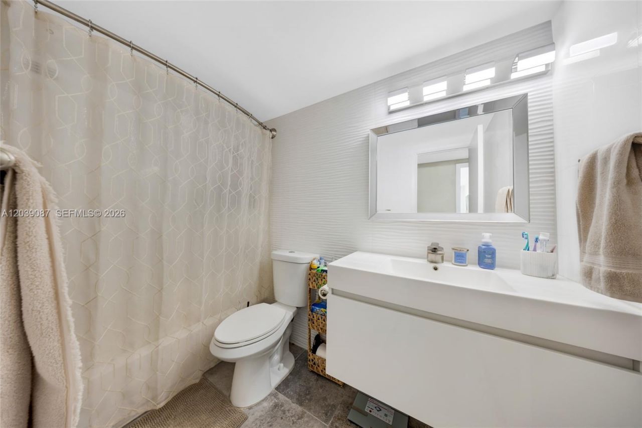 1455 N Treasure Dr, Unit 6N, North Bay Village, FL 33141 Photo