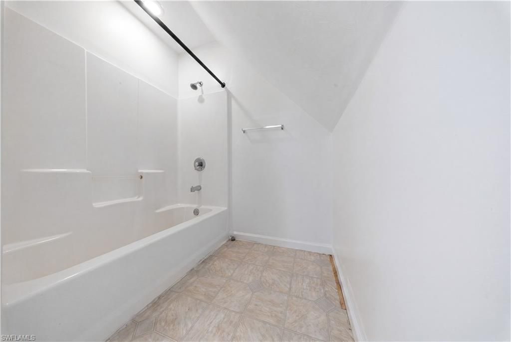 250 Leawood Cir, Naples, FL 34104 Photo