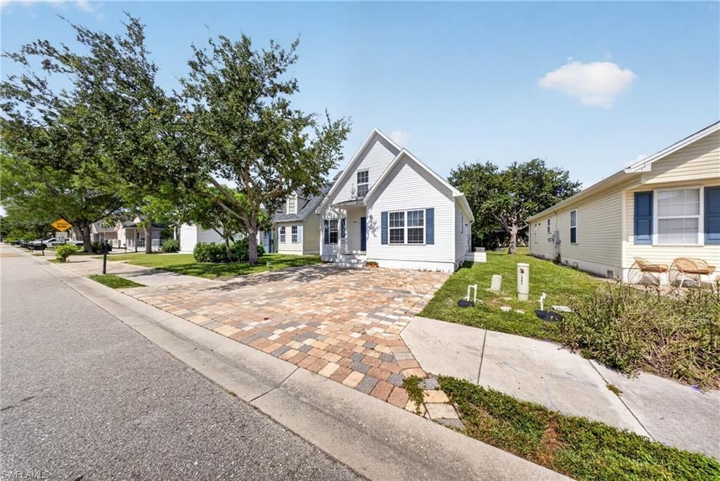 250 Leawood Cir, Naples, FL 34104 Photo